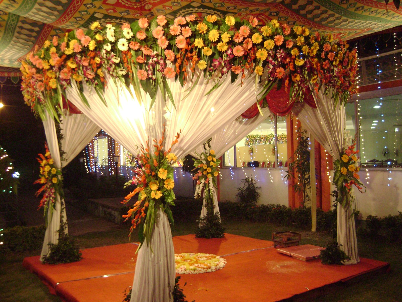Gate Decoration