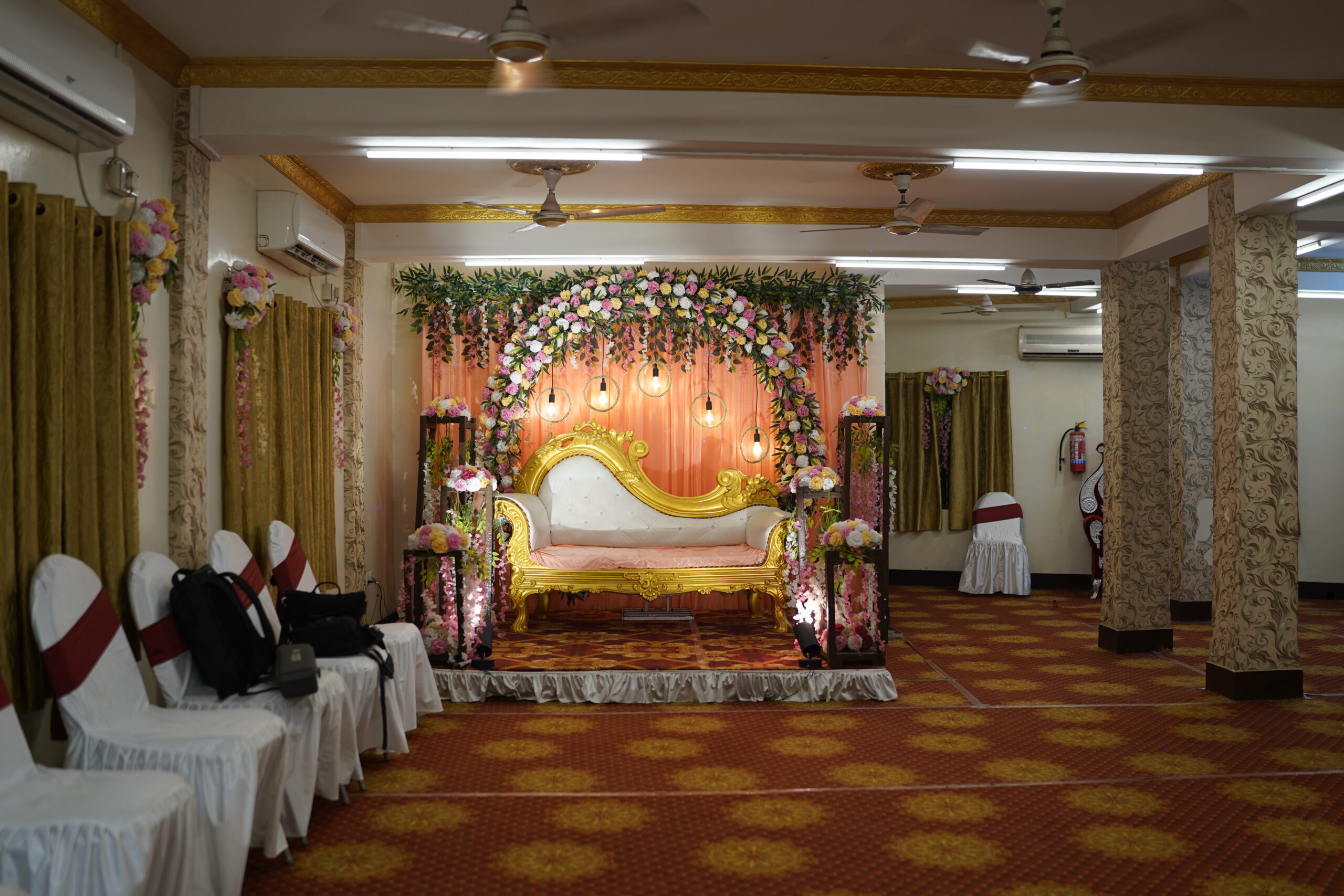 Cheap Banquet Hall in Garia